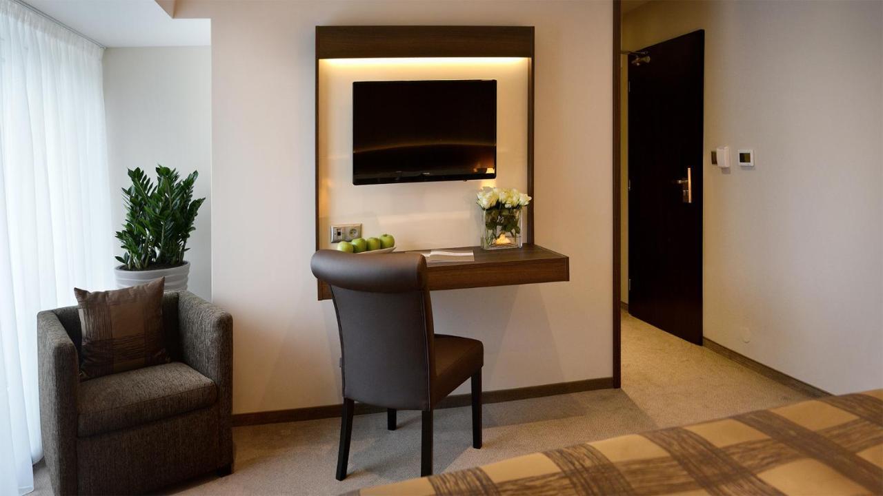 Azul Hotel & Restaurant Партизанске Экстерьер фото