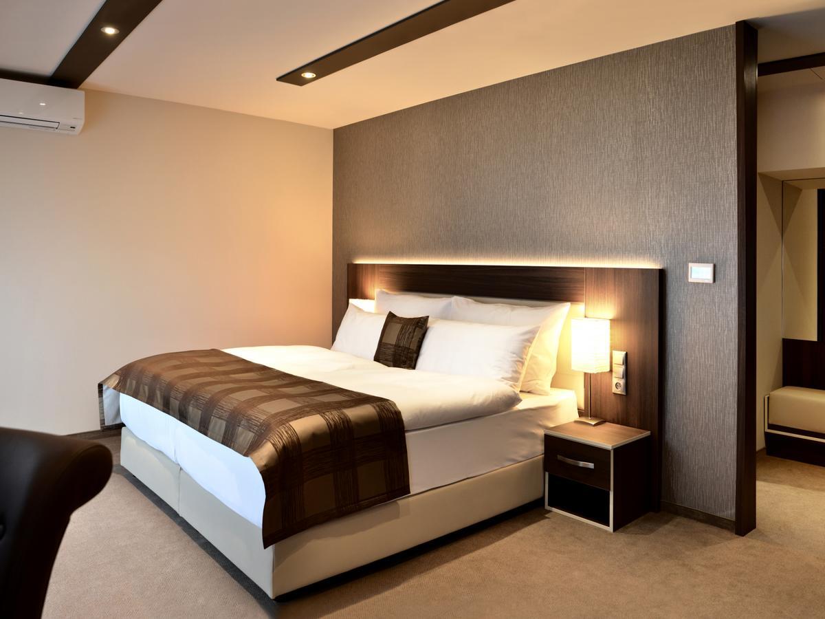 Azul Hotel & Restaurant Партизанске Экстерьер фото