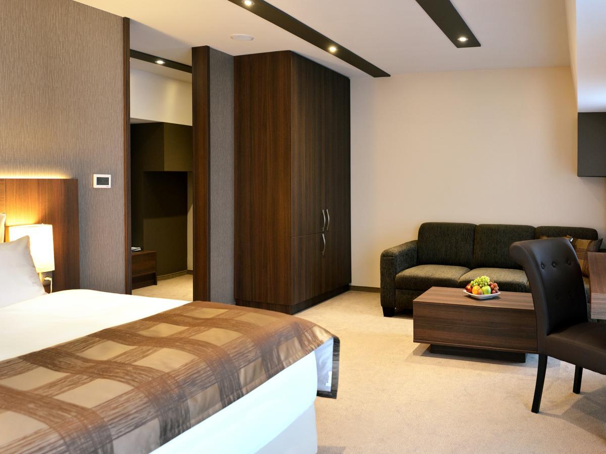 Azul Hotel & Restaurant Партизанске Экстерьер фото