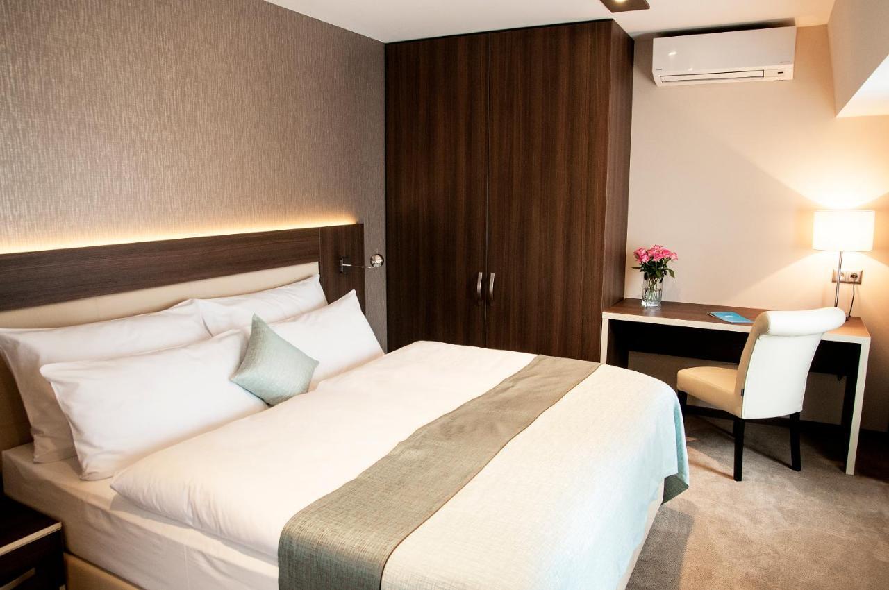 Azul Hotel & Restaurant Партизанске Экстерьер фото